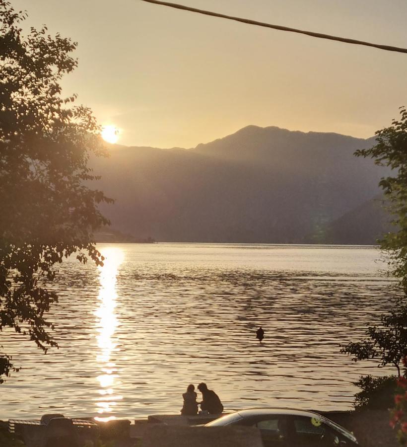 Lovely Apartment Jovan 3,With A View Of The Bay And Free Wi-Fi Kotor Bagian luar foto