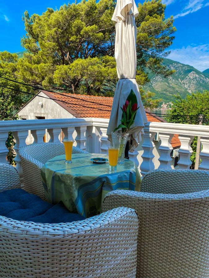 Lovely Apartment Jovan 3,With A View Of The Bay And Free Wi-Fi Kotor Bagian luar foto