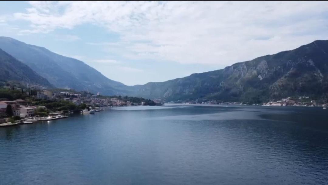 Lovely Apartment Jovan 3,With A View Of The Bay And Free Wi-Fi Kotor Bagian luar foto